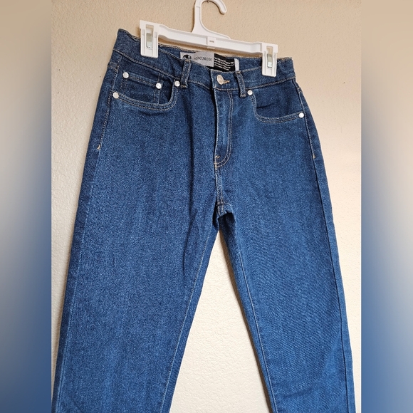 Levi's Silvertab Mini Mom Tapered Slim Jeans 26 - Picture 3 of 10